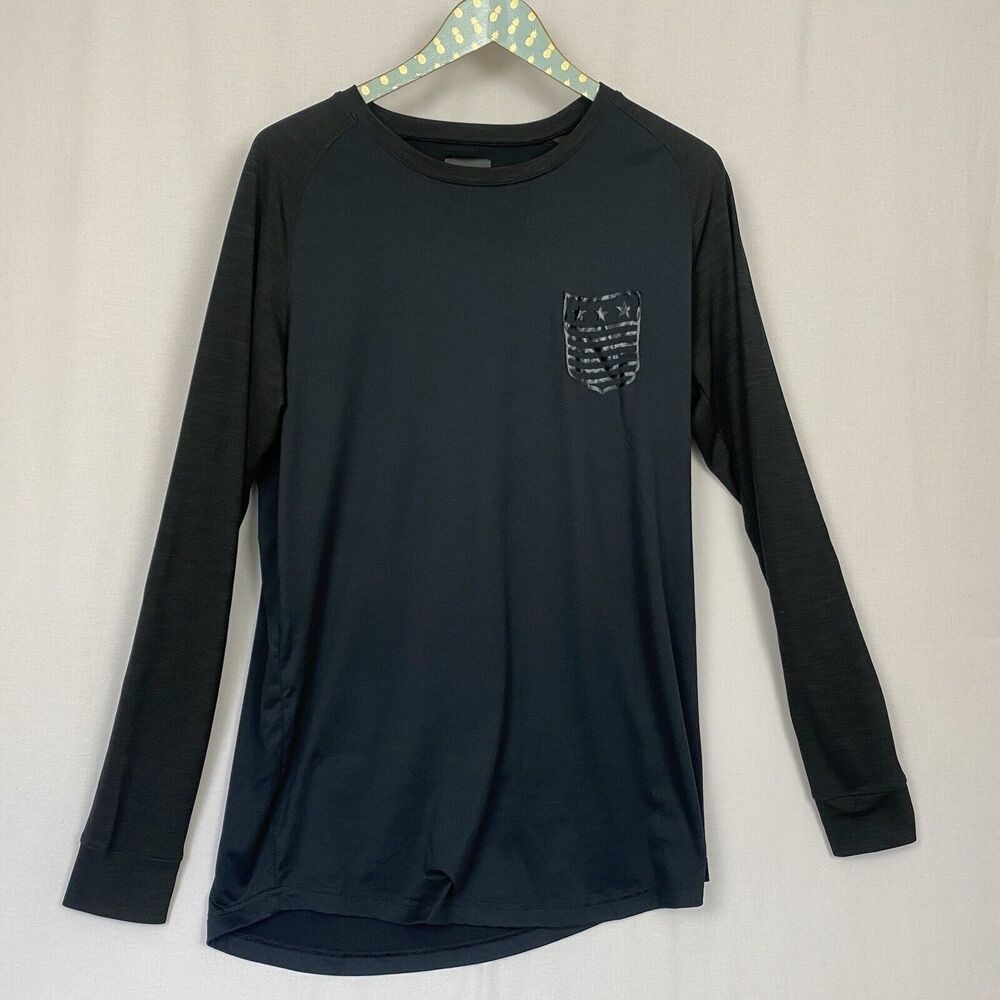American Eagle AE Active 360 Extreme Flex Shirt Mens Medium Tall Black USA Flag‎